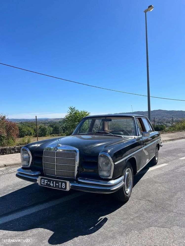 Mercedes-Benz 280 - 8