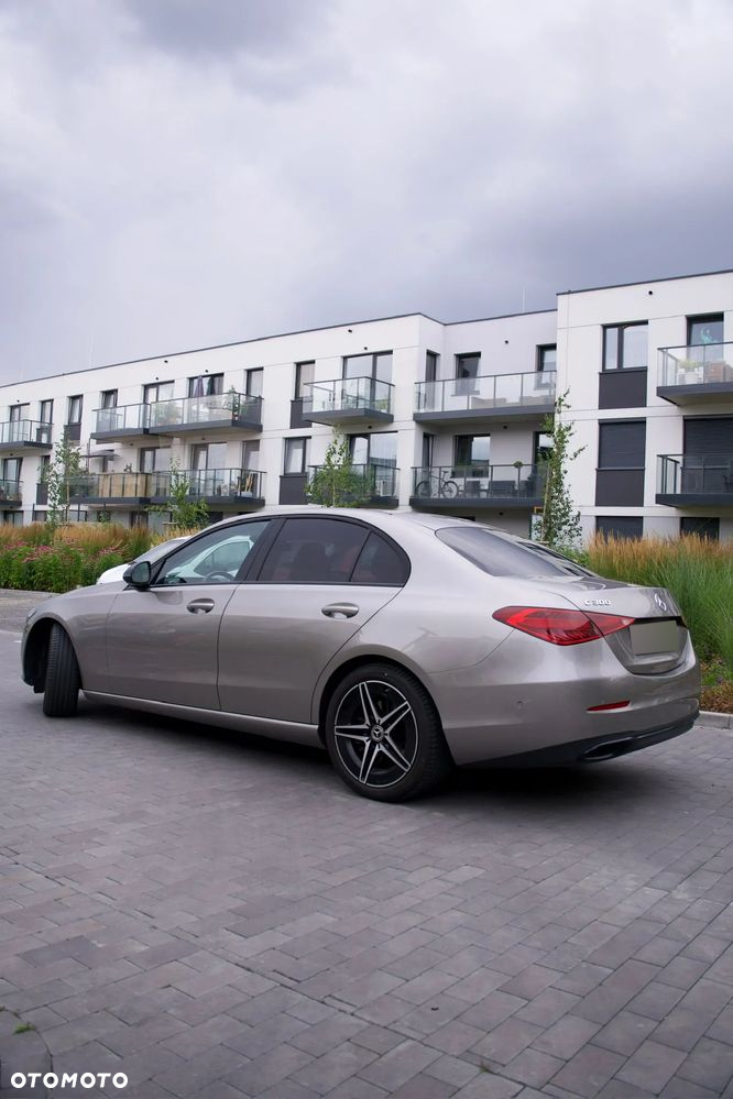 Mercedes-Benz Klasa C 300 9G-TRONIC - 17