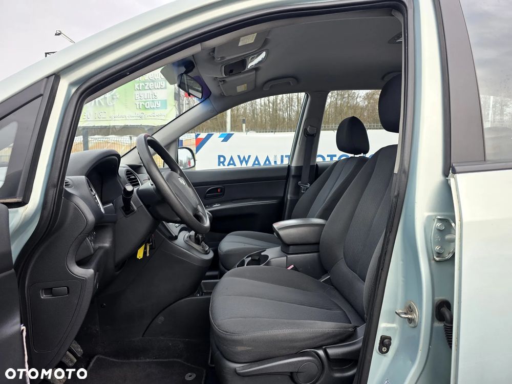 Kia Carens 2.0 CVVT LX Basis - 8