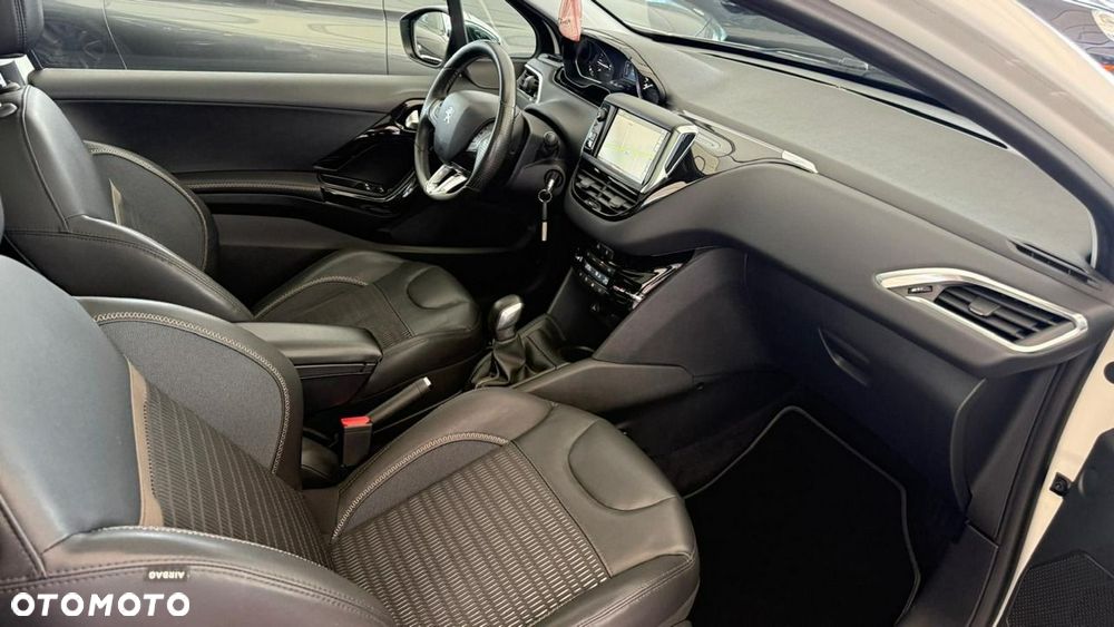 Peugeot 208 - 25