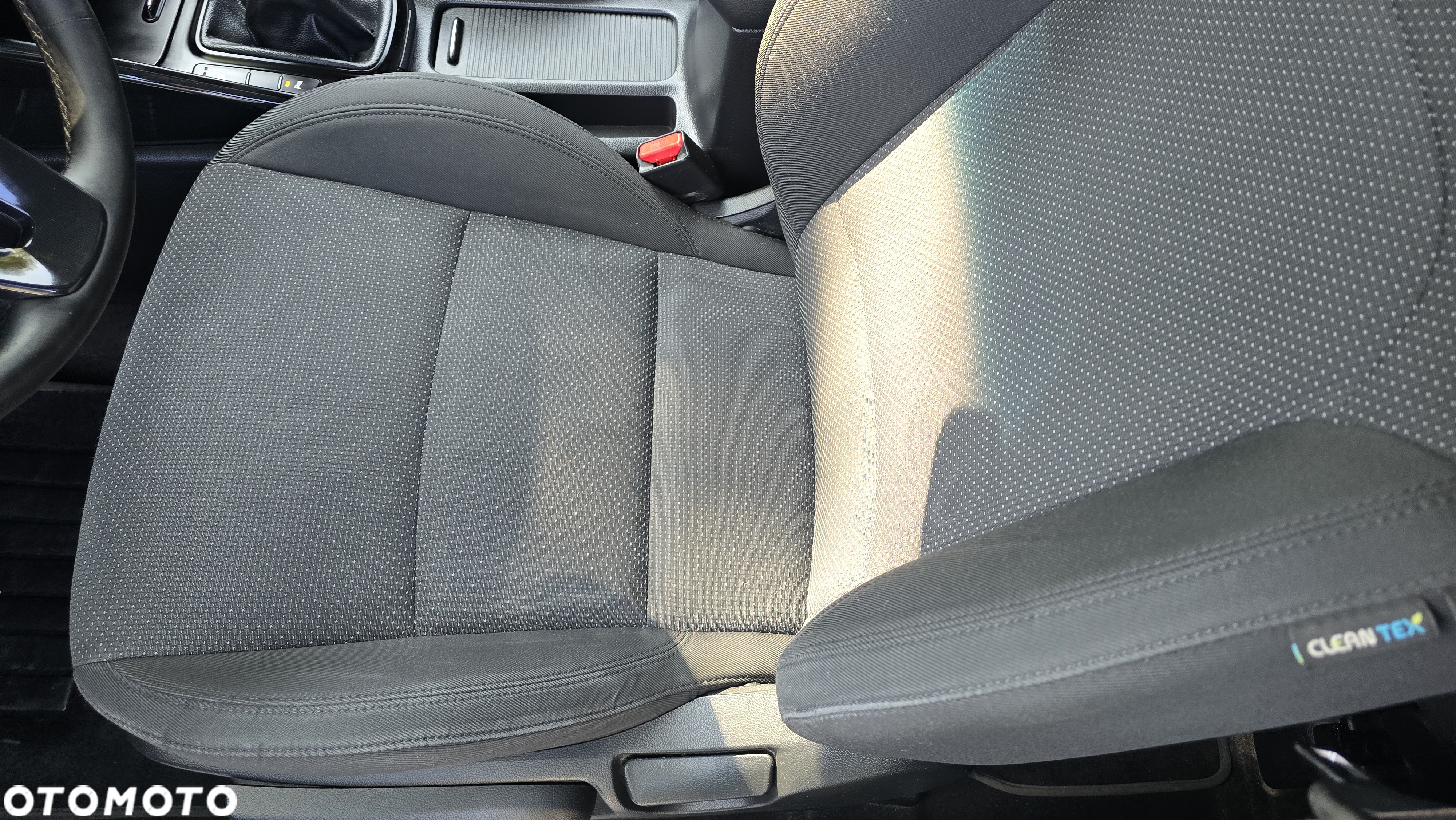 Kia Carens 1.6 GDI S 7os - 32
