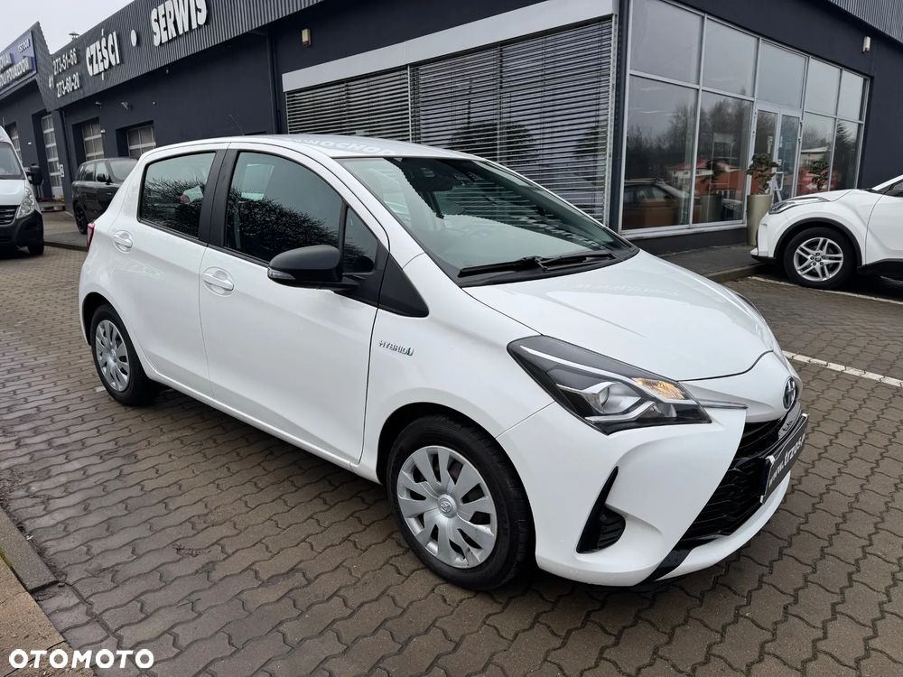 Toyota Yaris Hybrid 100 Active - 1