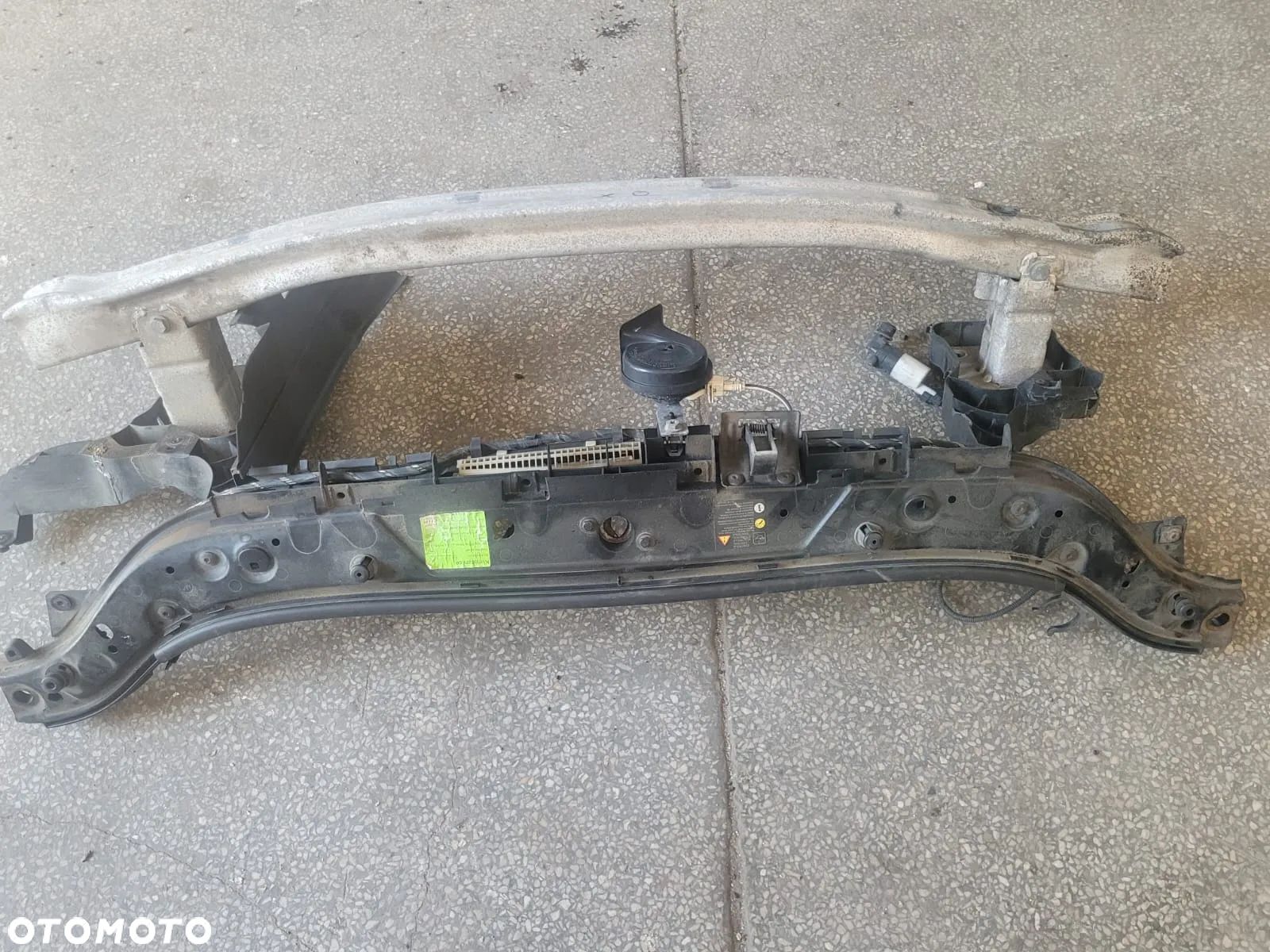 pas  przedni wzmocnienie czołowe  belka  zderzaka RENAULT MEGANE II cc 2005r - 1