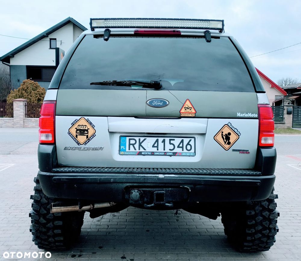 Ford Explorer - 32