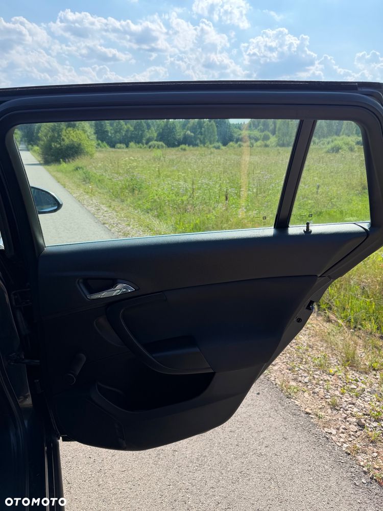 Opel Insignia 2.0 CDTI ecoFLEX Business Cosmo - 12