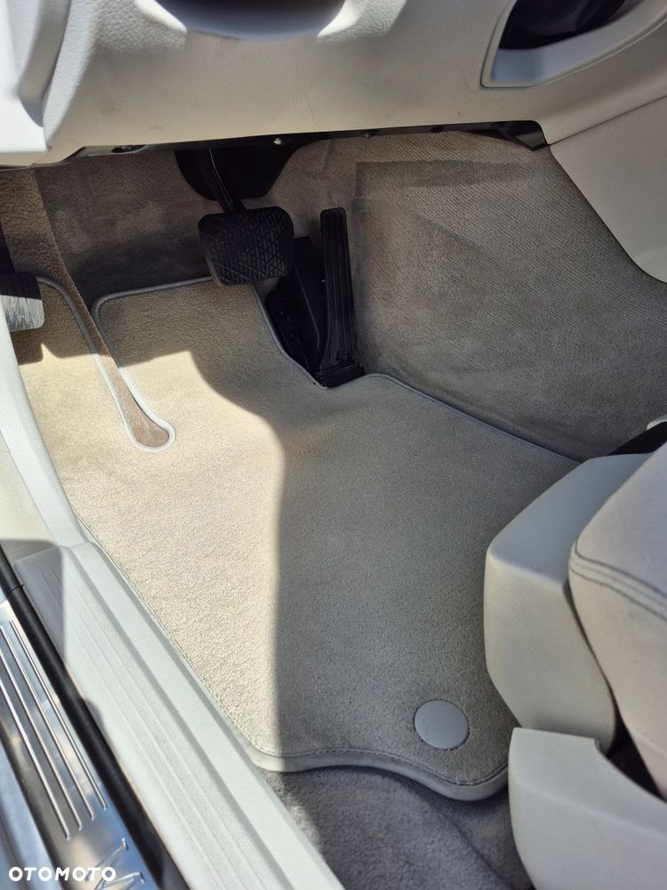 Mercedes-Benz Klasa E 200 BlueTEC 7G-TRONIC Elegance - 13