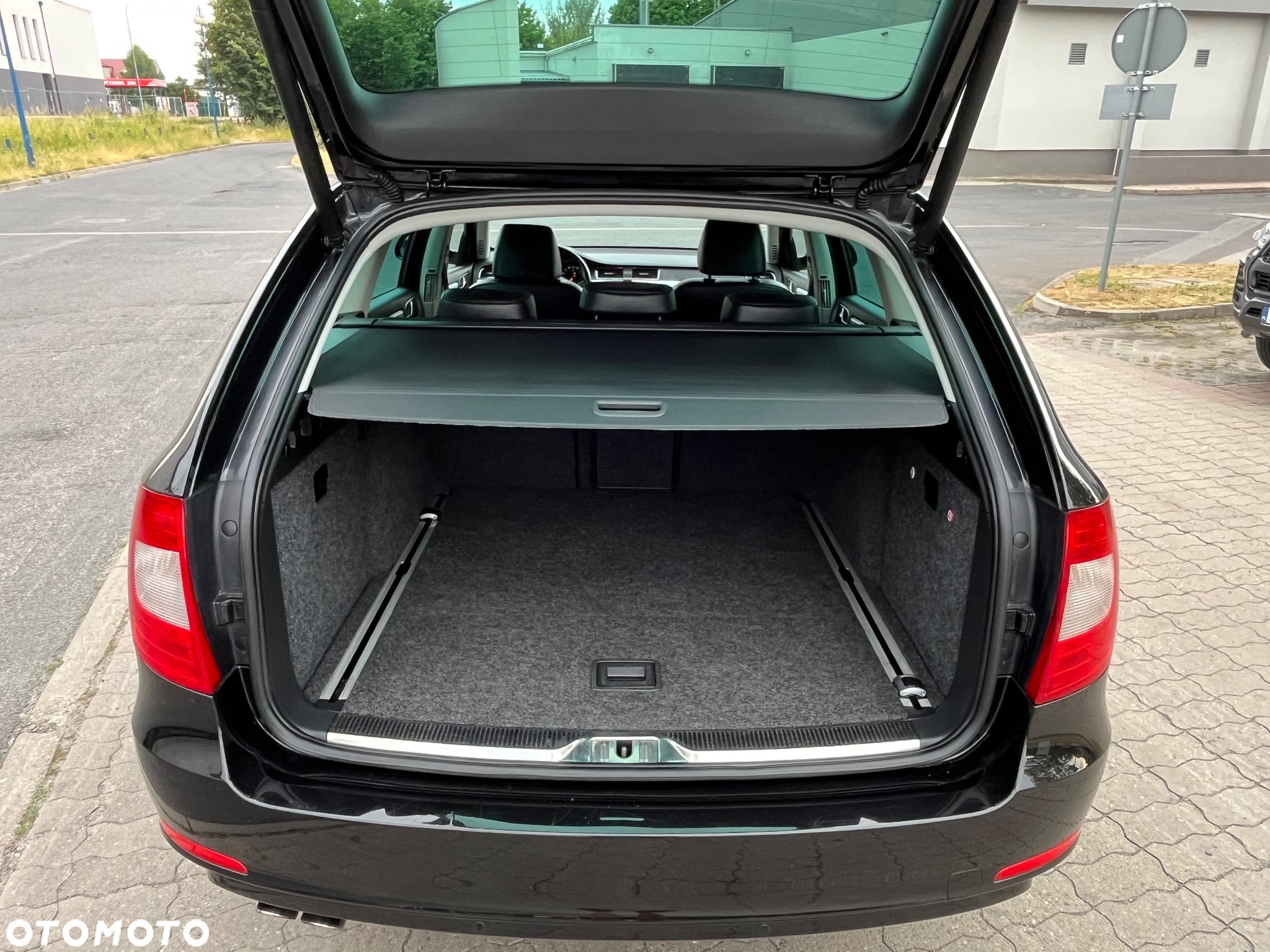 Skoda Superb 1.8 TSI DSG Elegance - 30