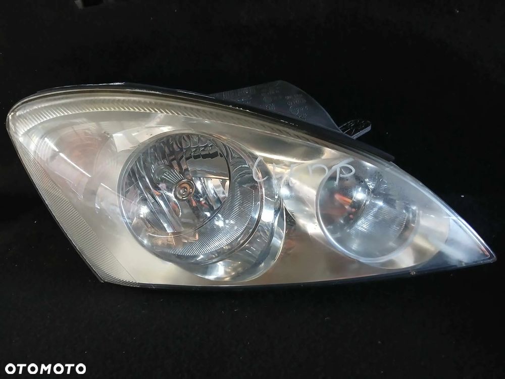 Kia Ceed Lampa przednia prawa - 1