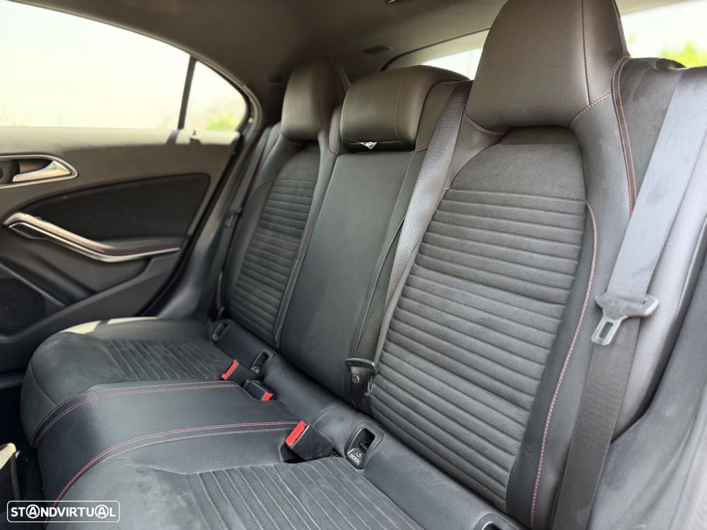 Mercedes-Benz A 180 d 7G-DCT AMG Line - 6