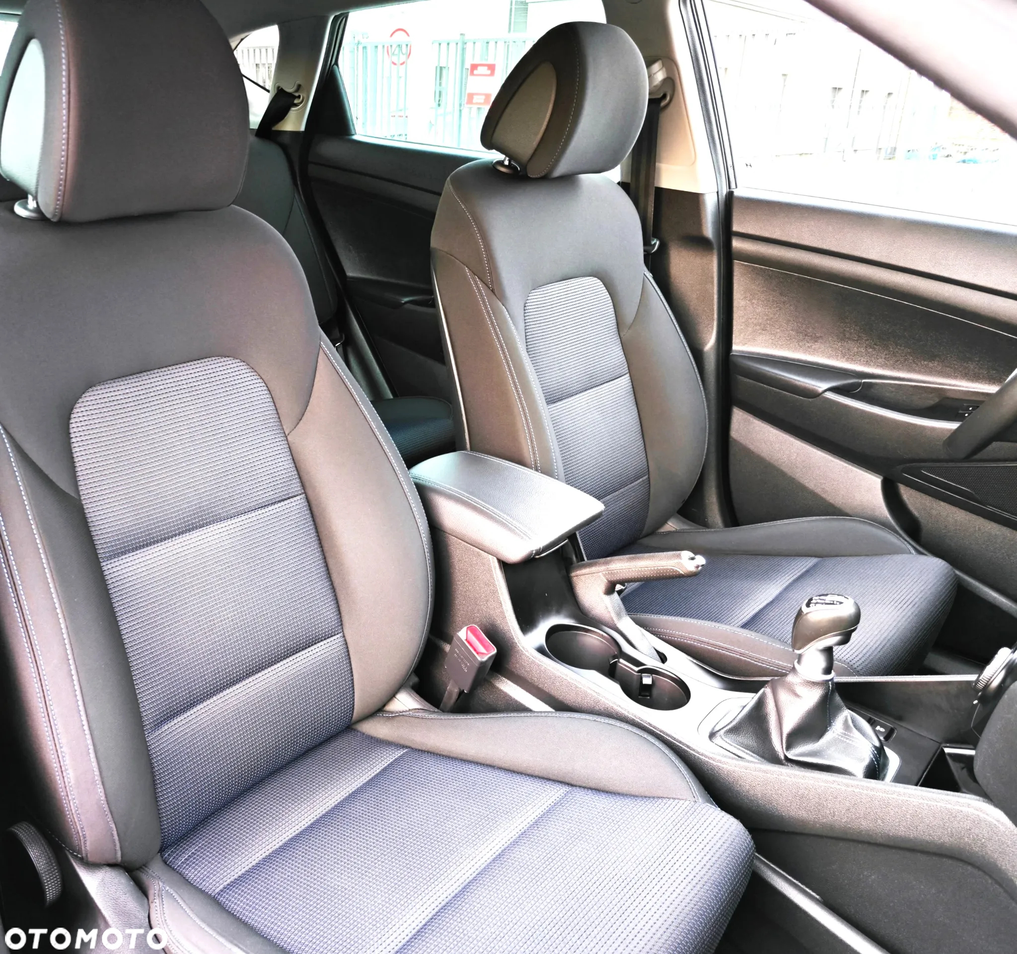 Hyundai Tucson 1.6 GDI BlueDrive Design 2WD - 23