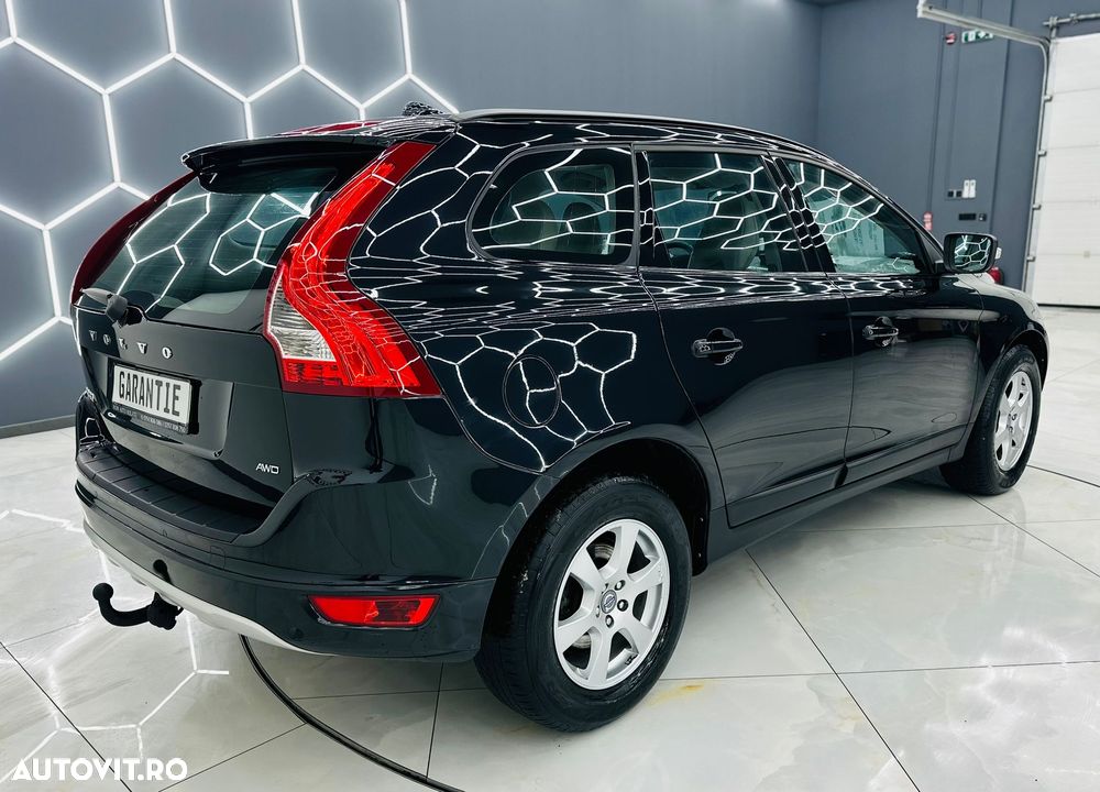 Volvo XC 60 D4 AWD Momentum - 4