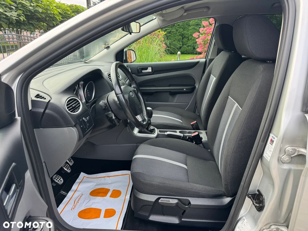 Ford Focus 1.6 Sport - 28