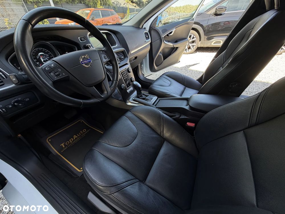 Volvo V40 D4 Geartronic Momentum - 19