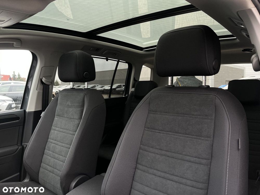 Volkswagen Touran - 18