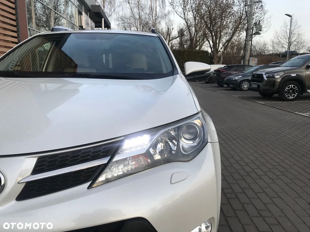 Toyota RAV4 2.0 D-4D Premium - 14