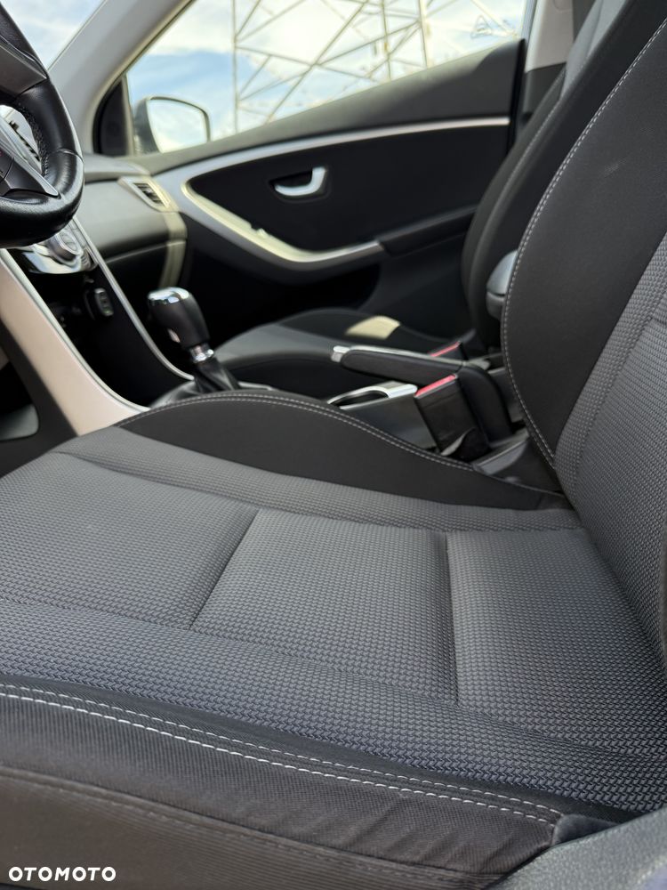 Hyundai i30 blue 1.6 CRDi Classic - 18