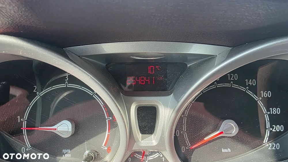 Ford Fiesta 1.6 TDCi Trend - 14