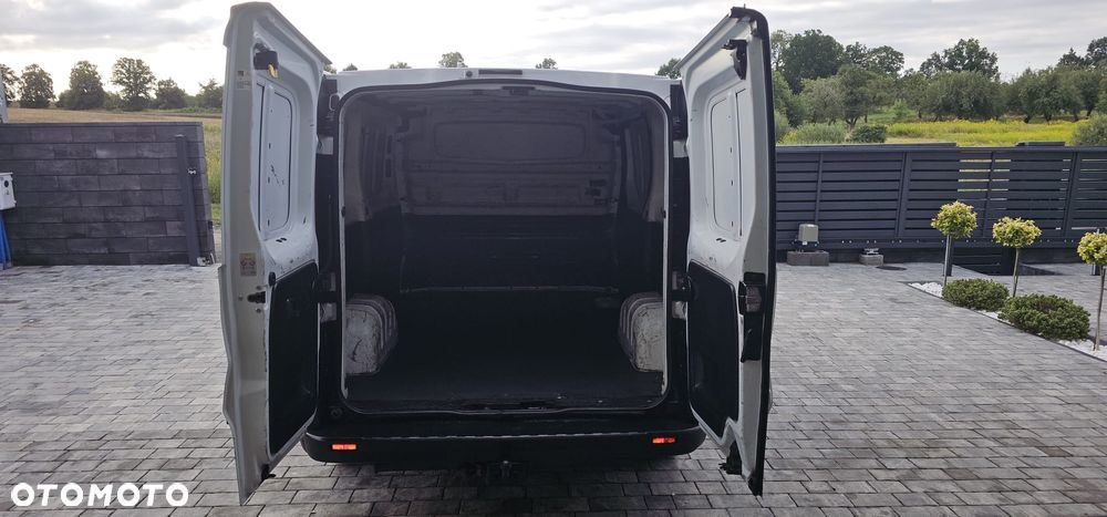 Renault Trafic - 16