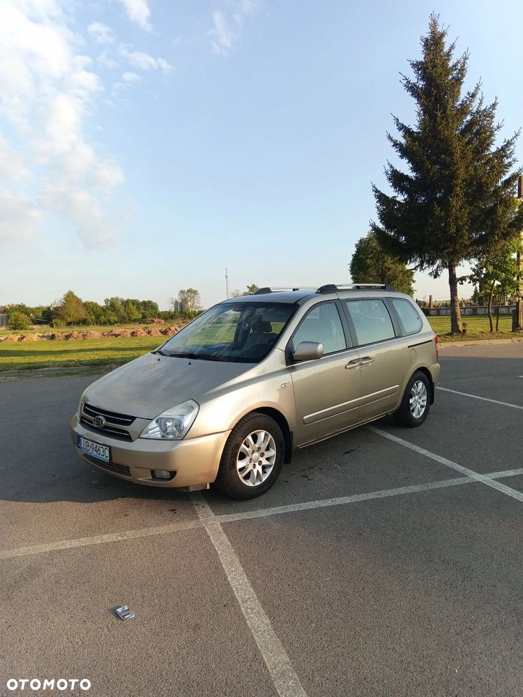 Kia Carnival - 1
