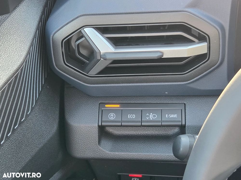 Dacia Duster HEV 140 Journey - 12