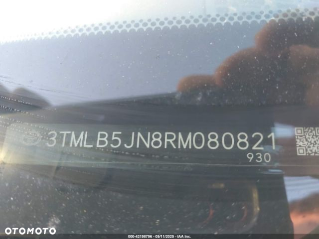 Toyota Tacoma - 17