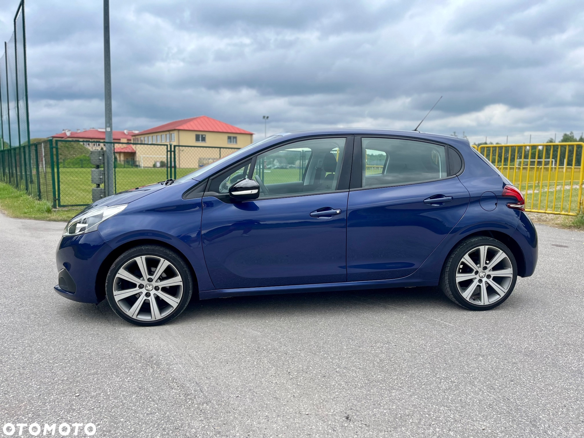 Peugeot 208 1.2 PureTech Allure - 4