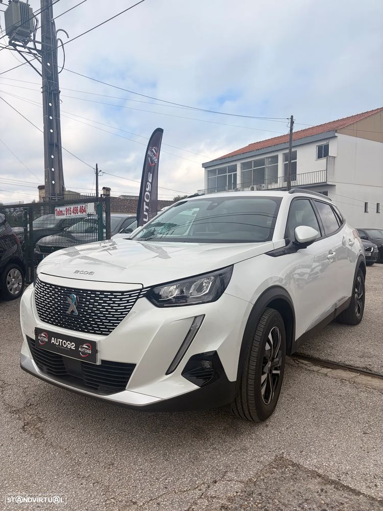 Peugeot e-2008 Allure - 2