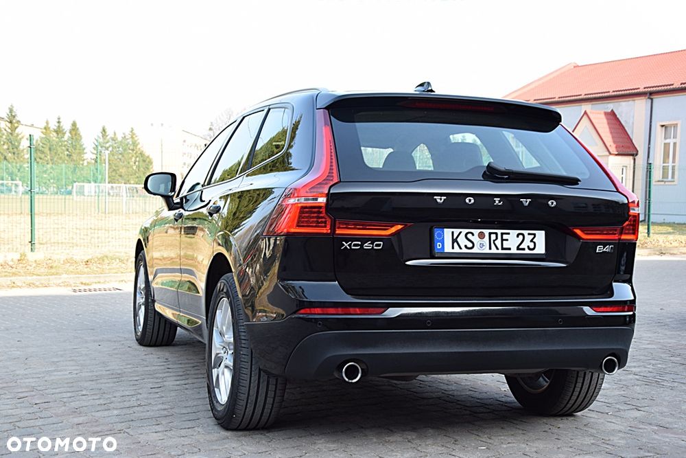 Volvo XC 60 B4 D AWD Geartronic Momentum - 3