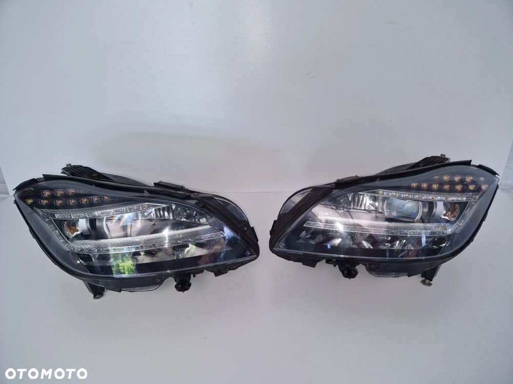 Mercedes CLS W218 c218 Lampa przednia Lewa ILS Kompletna europejska idealny stan A2188202759 - 2