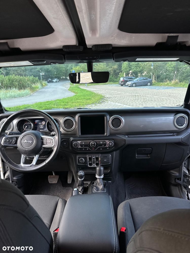 Jeep Wrangler - 21