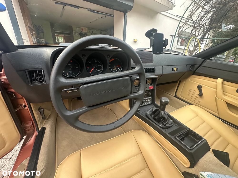 Porsche 924 - 21