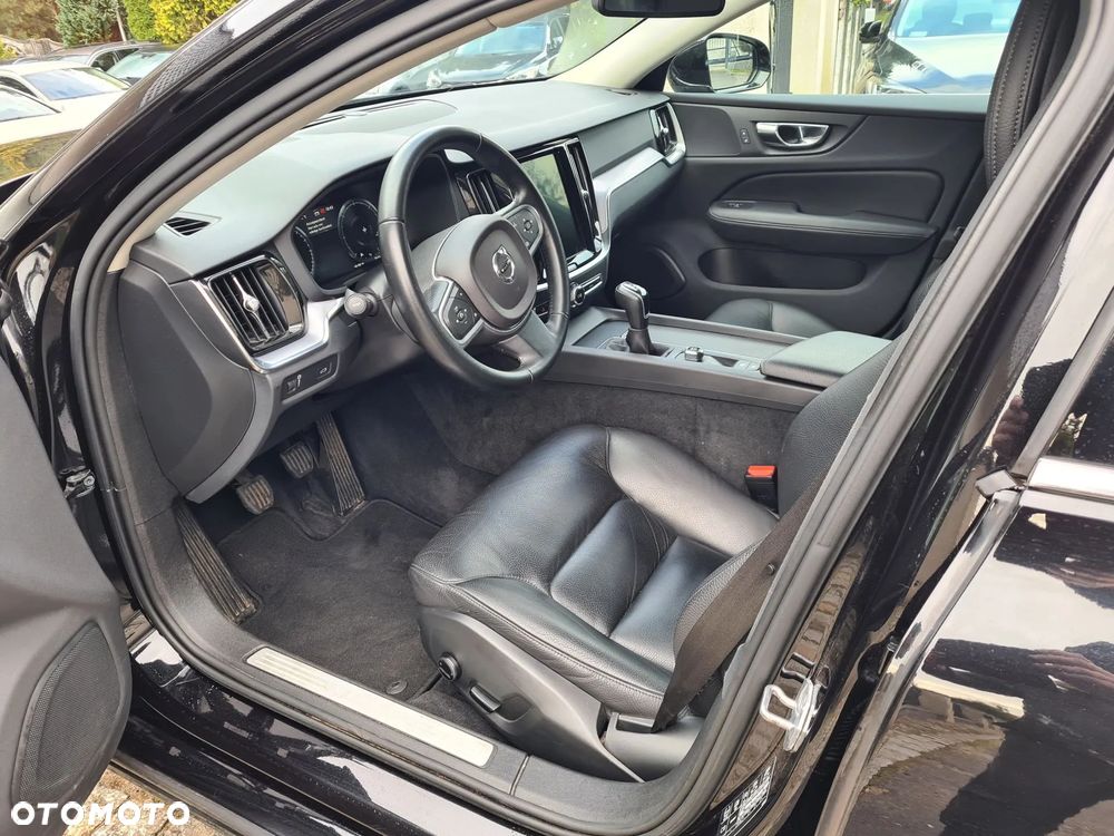 Volvo V60 D4 Drive-E Momentum - 27