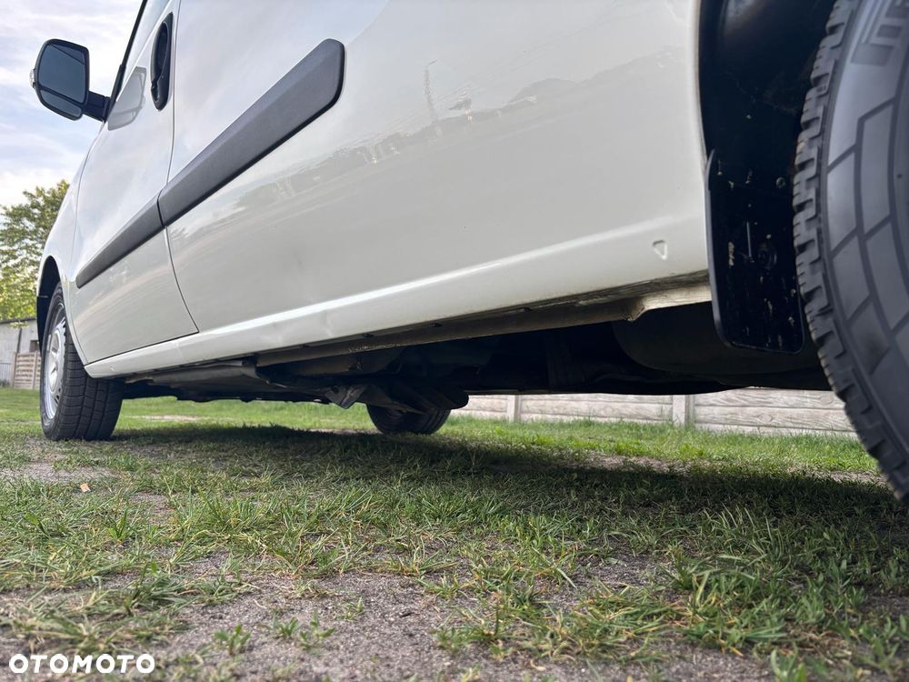 Opel COMBO MAXI - 14