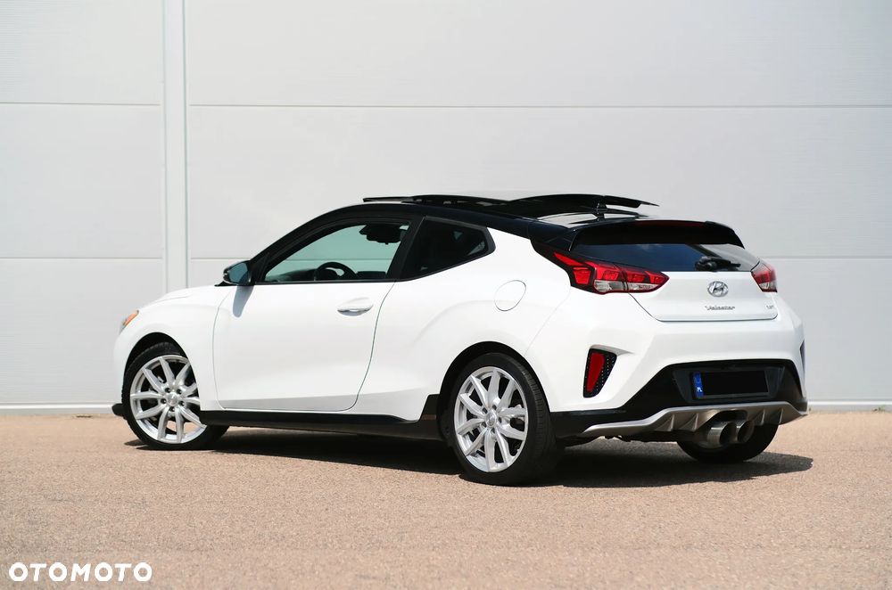 Hyundai Veloster - 12