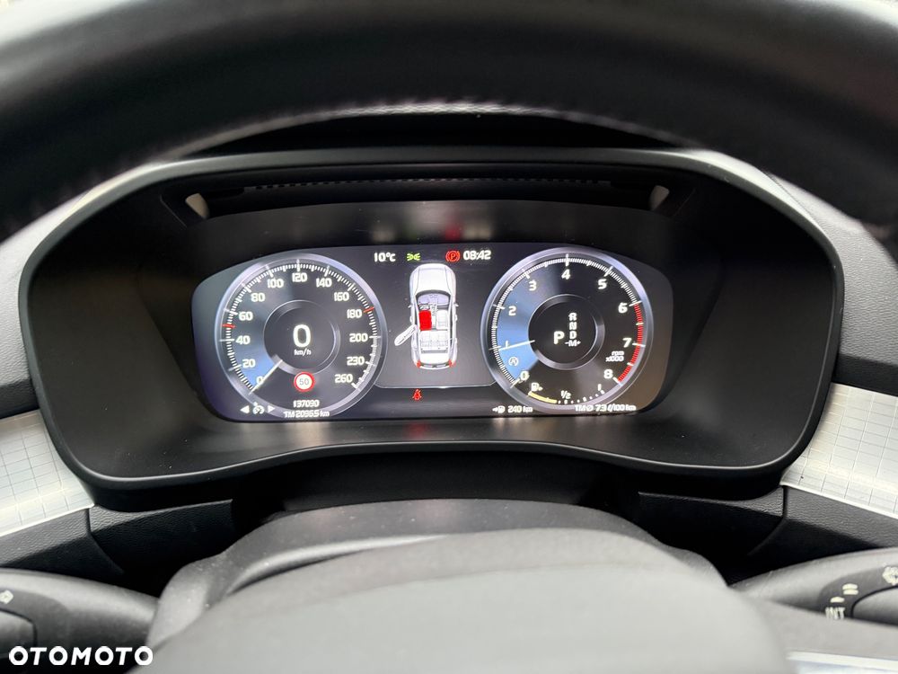 Volvo XC 40 T3 Geartronic Momentum Pro - 22