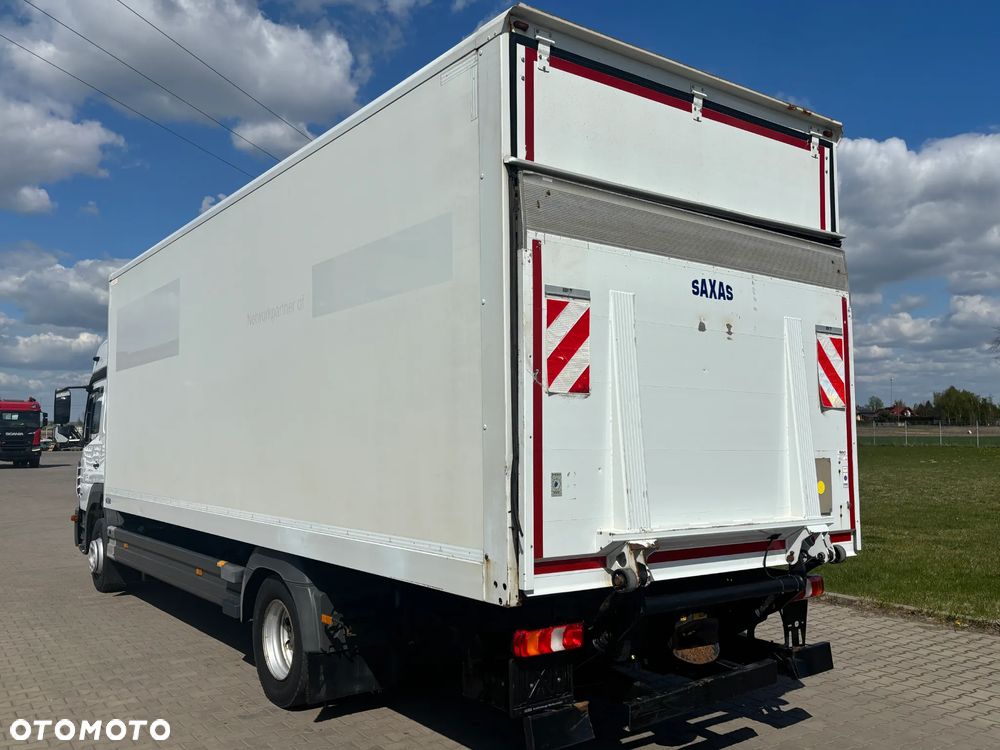 Mercedes-Benz ATEGO 1227 kontener z windą ,  kabina sypialna , webasto, klimatyzacja, niski przebieg , bezwypadkowy. (nie 1224, 1230) - 18