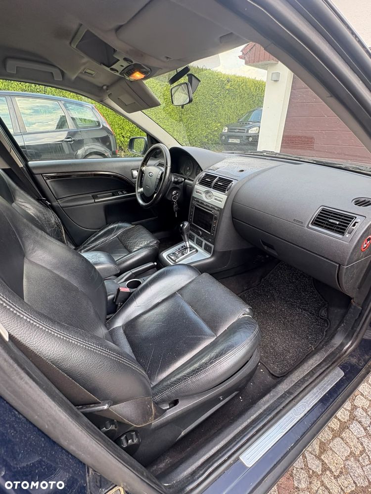 Ford Mondeo 2.0 TDCI Ambiente - 15