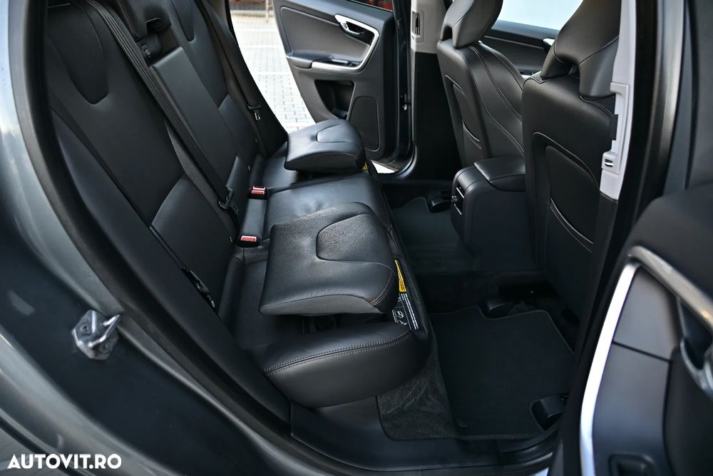 Volvo XC 60 D4 Geartronic Summum - 30