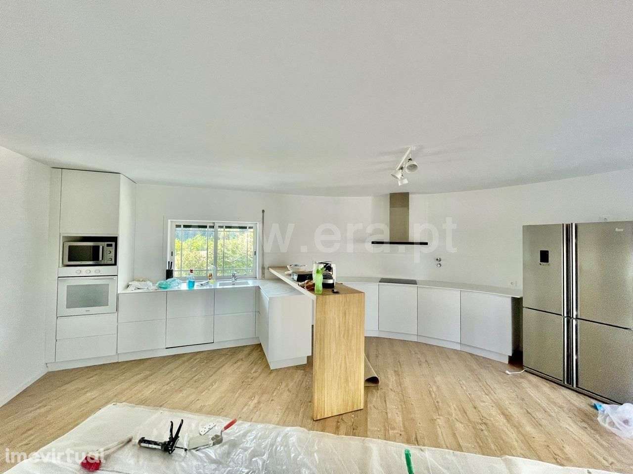 Moradia V4 independente com piscina em Paredes - Grande imagem: 4/35