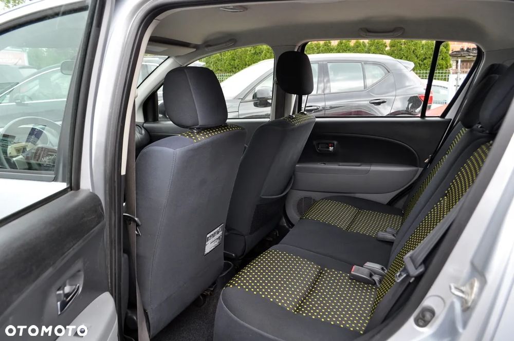 Daihatsu Sirion 1.3 - 28