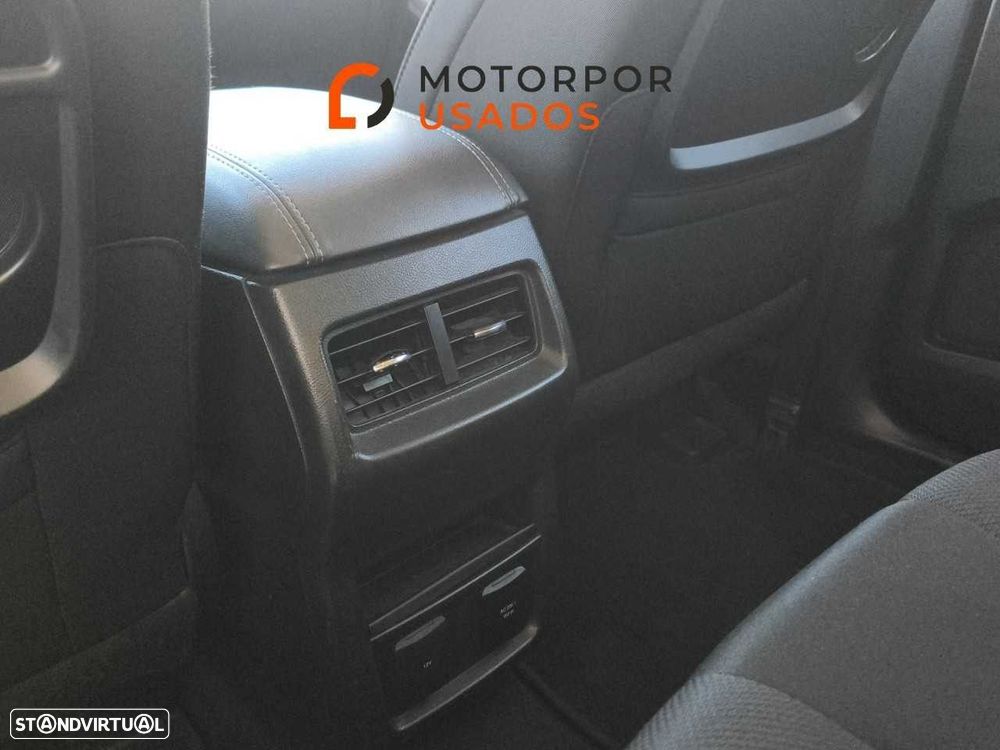 Ford S-Max 2.0 TDCi Titanium - 26