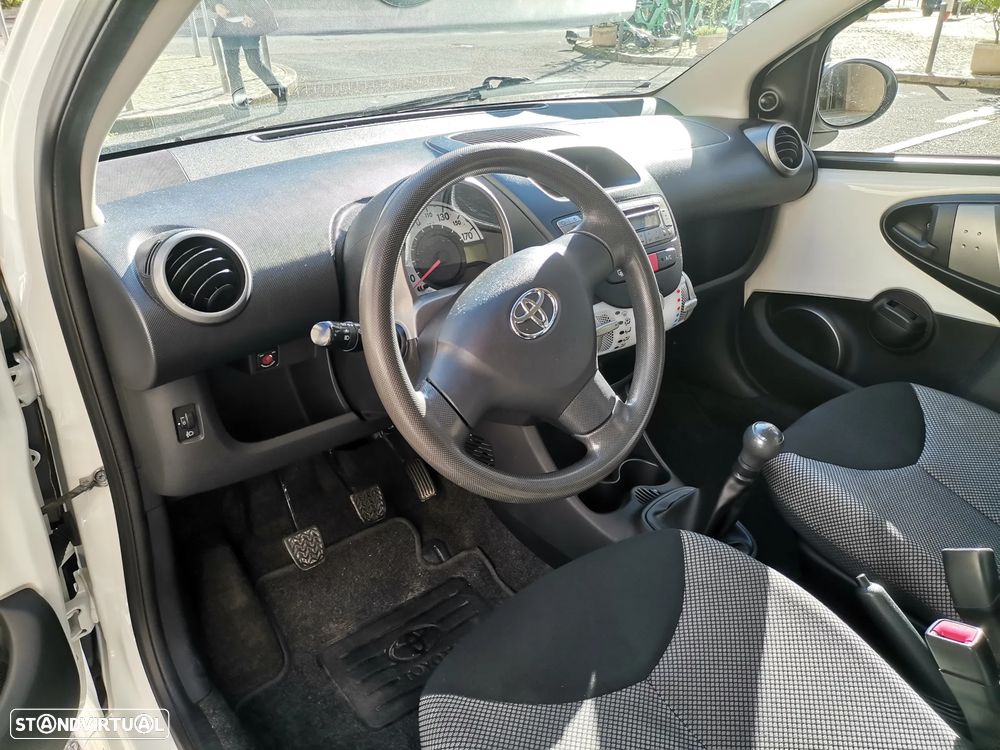 Toyota Aygo 1.0 + AC+VSC - 4