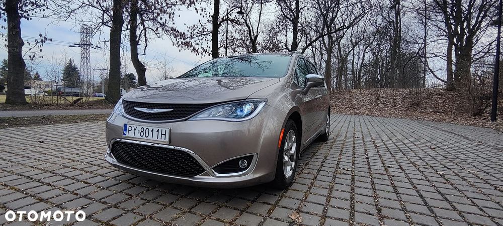 Chrysler Pacifica - 24