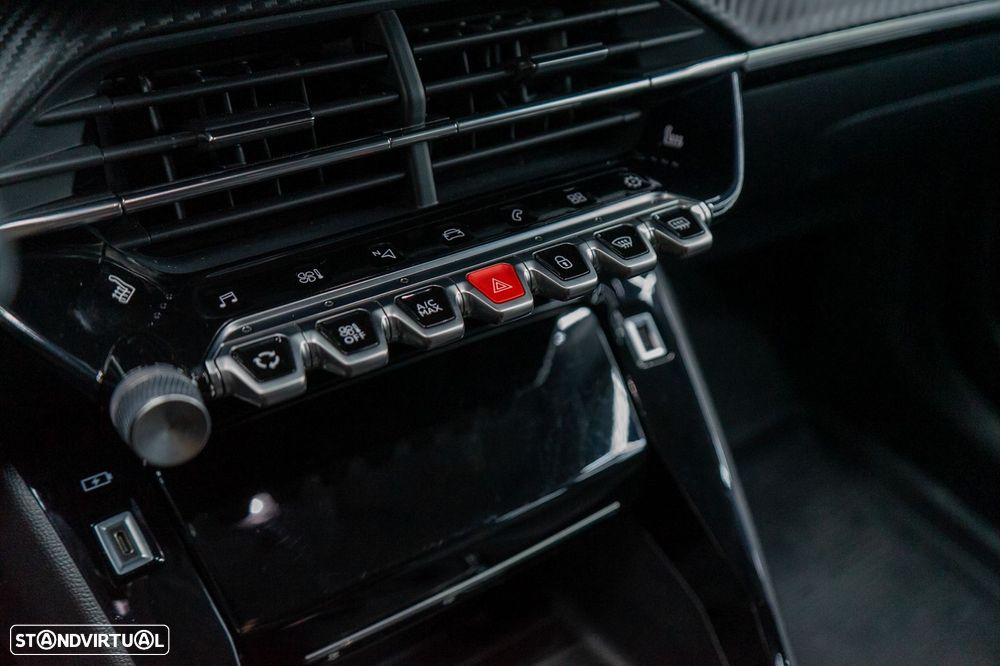 Peugeot 2008 BlueHDi 130 EAT8 Allure Pack - 34