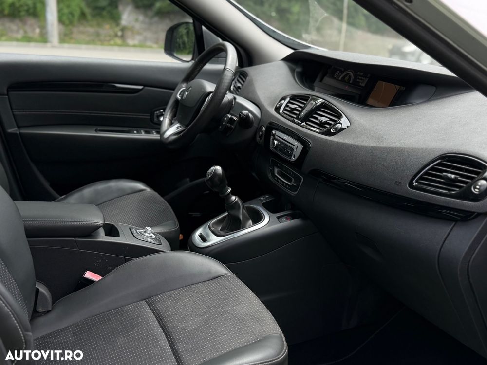 Renault Grand Scenic - 10
