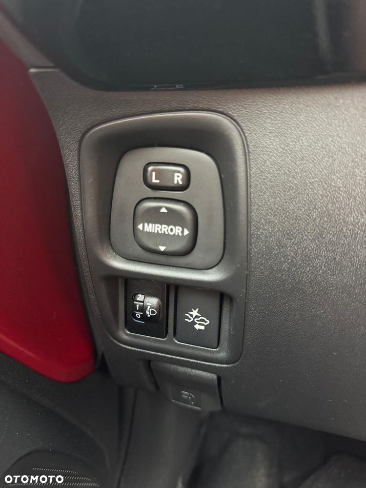 Toyota Aygo x.shift x-play connect - 23
