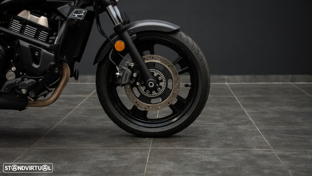 Kawasaki Vulcan 650 S - 13