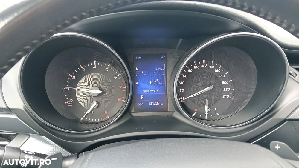 Toyota Avensis - 7