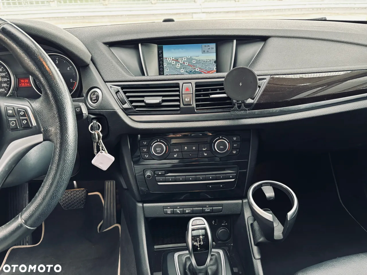 BMW X1 sDrive18d xLine - 13