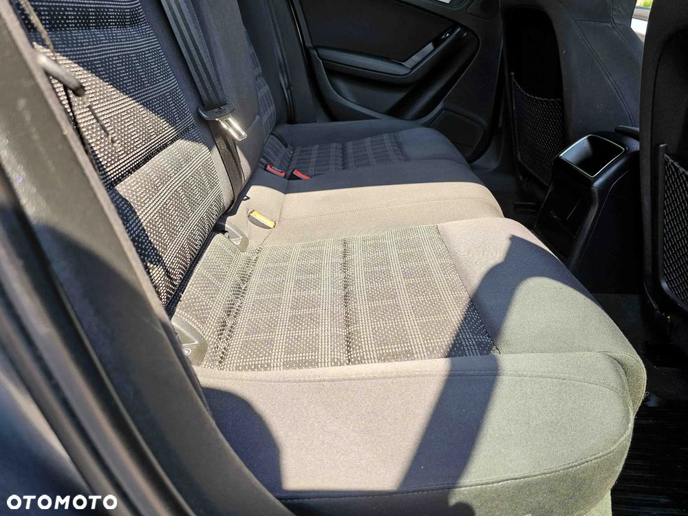 Audi A4 Avant 2.0 TDI Quattro S tronic - 16
